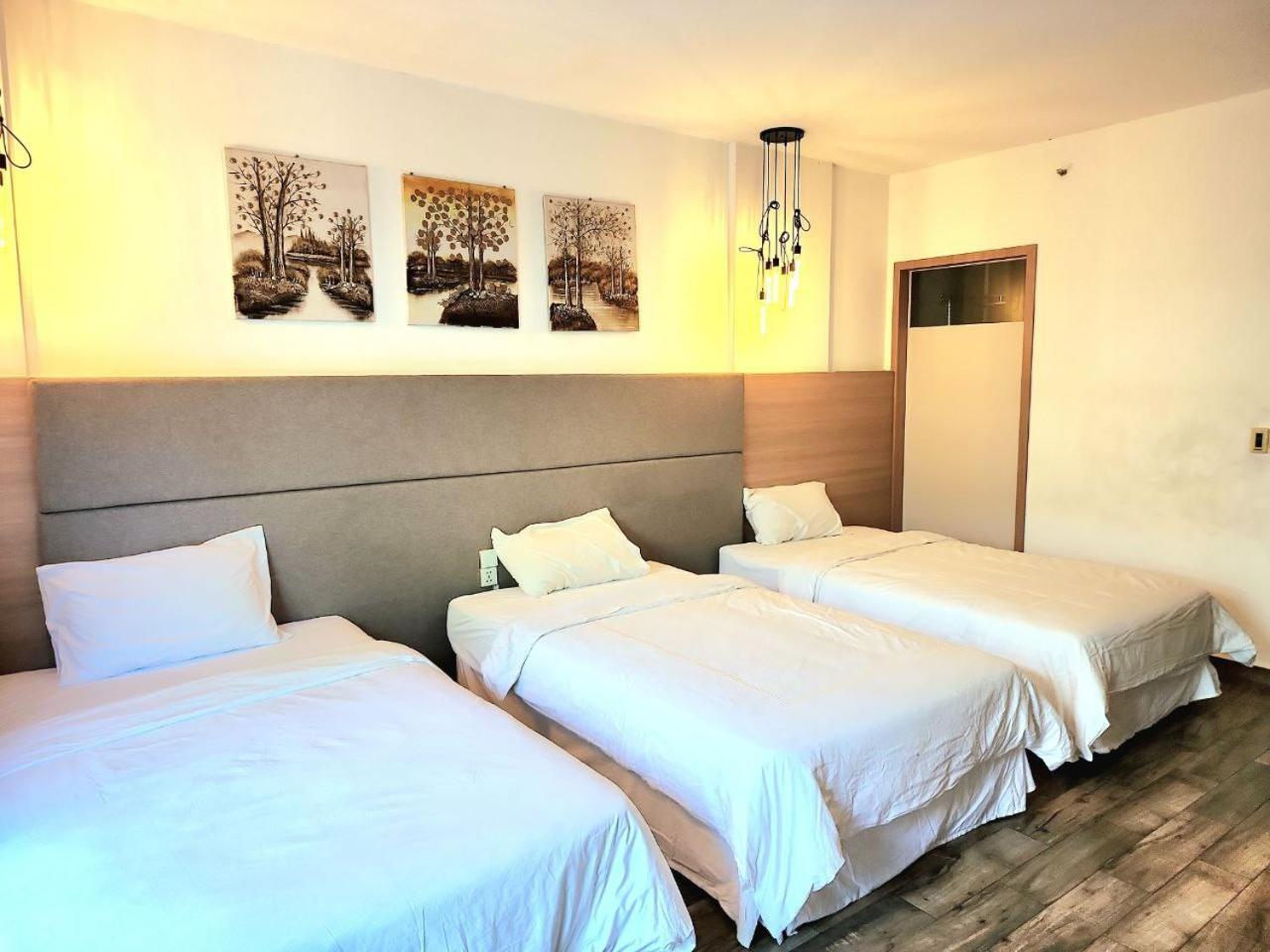 Chilchill Hotel Riverside พนมเปญ ภายนอก รูปภาพ