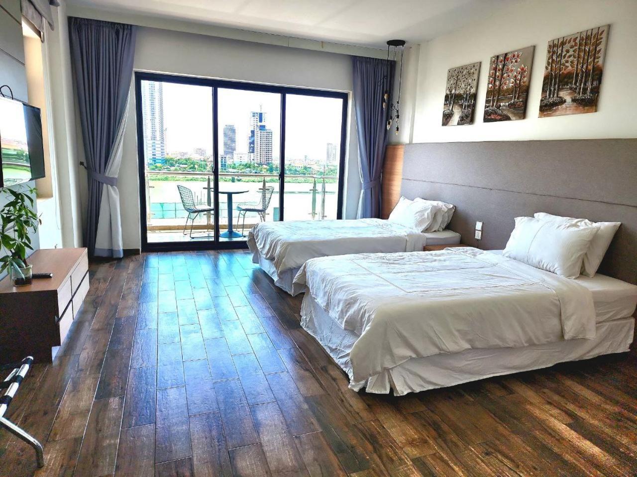 Chilchill Hotel Riverside พนมเปญ ภายนอก รูปภาพ